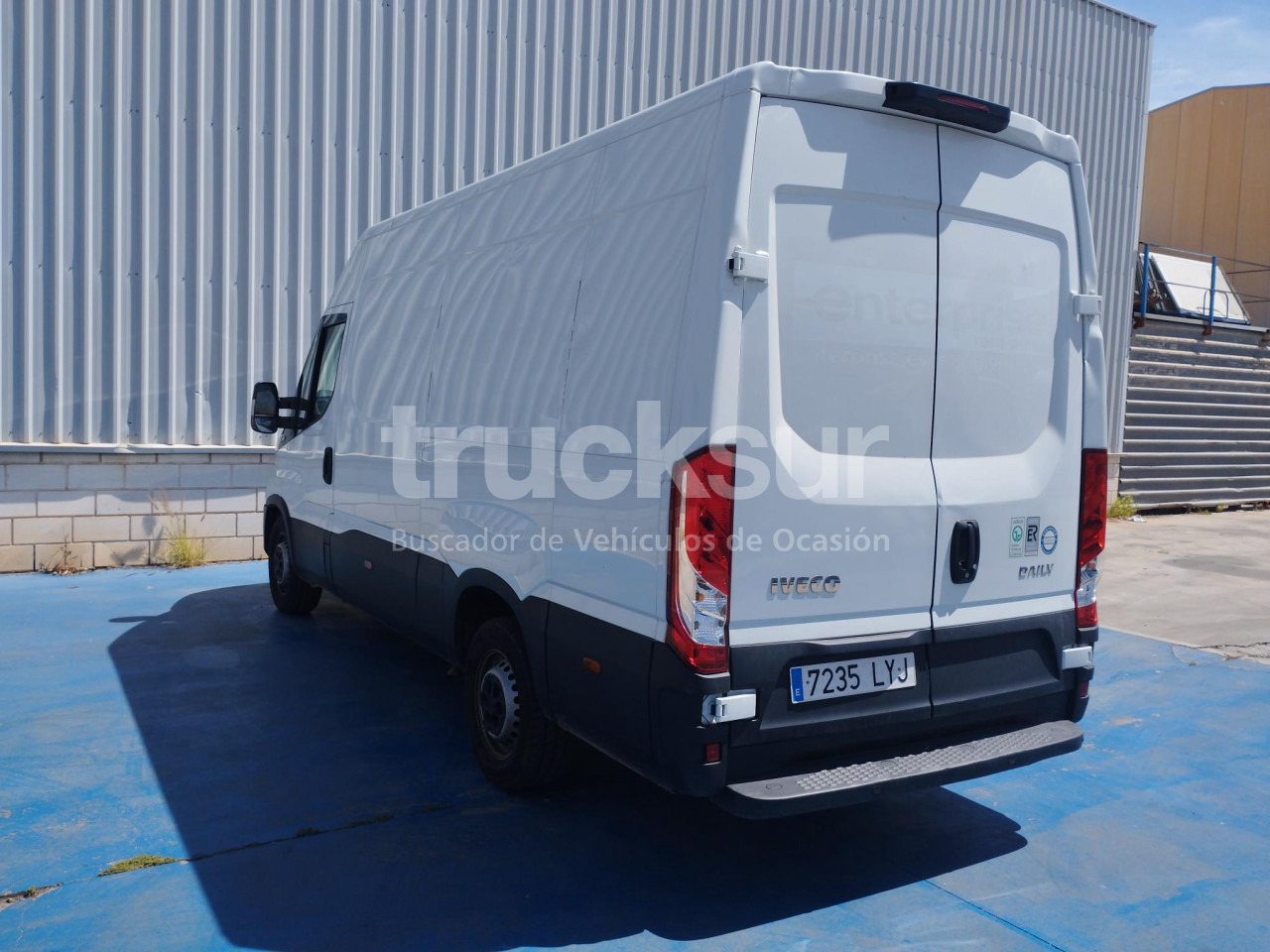 IVECO DAILY 35S16 F 12M3 - Fourgon grand volume: photos 5 IVECO DAILY 35S16 F 12M3 - Fourgon grand volume: photos 5