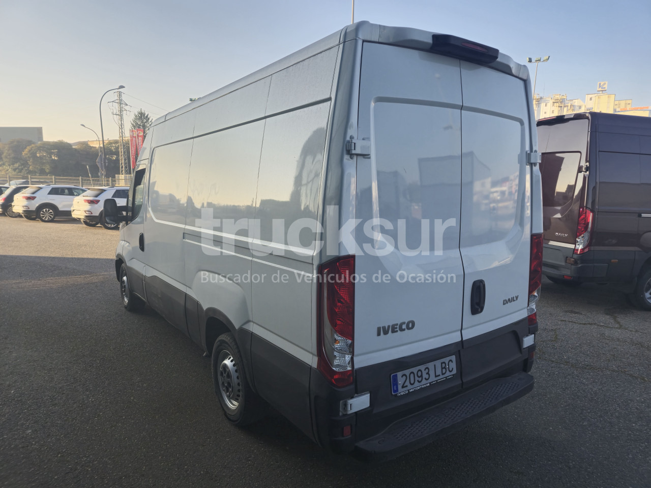 IVECO DAILY 35S16V 12M3 - Fourgon grand volume: photos 4 IVECO DAILY 35S16V 12M3 - Fourgon grand volume: photos 4
