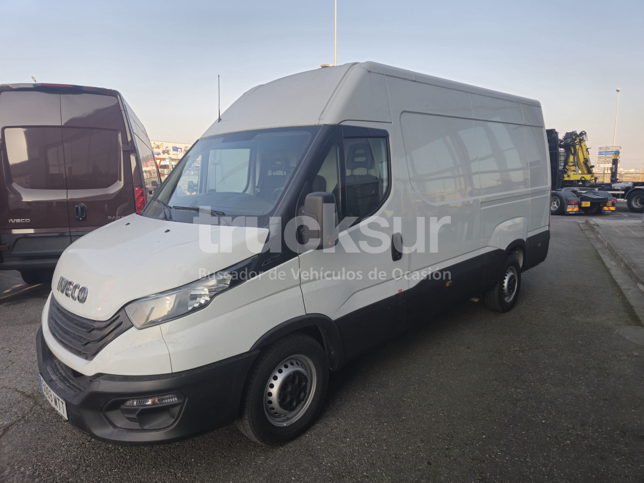 IVECO DAILY 35S16V 12M3 - Fourgon grand volume: photos 1 IVECO DAILY 35S16V 12M3 - Fourgon grand volume: photos 1