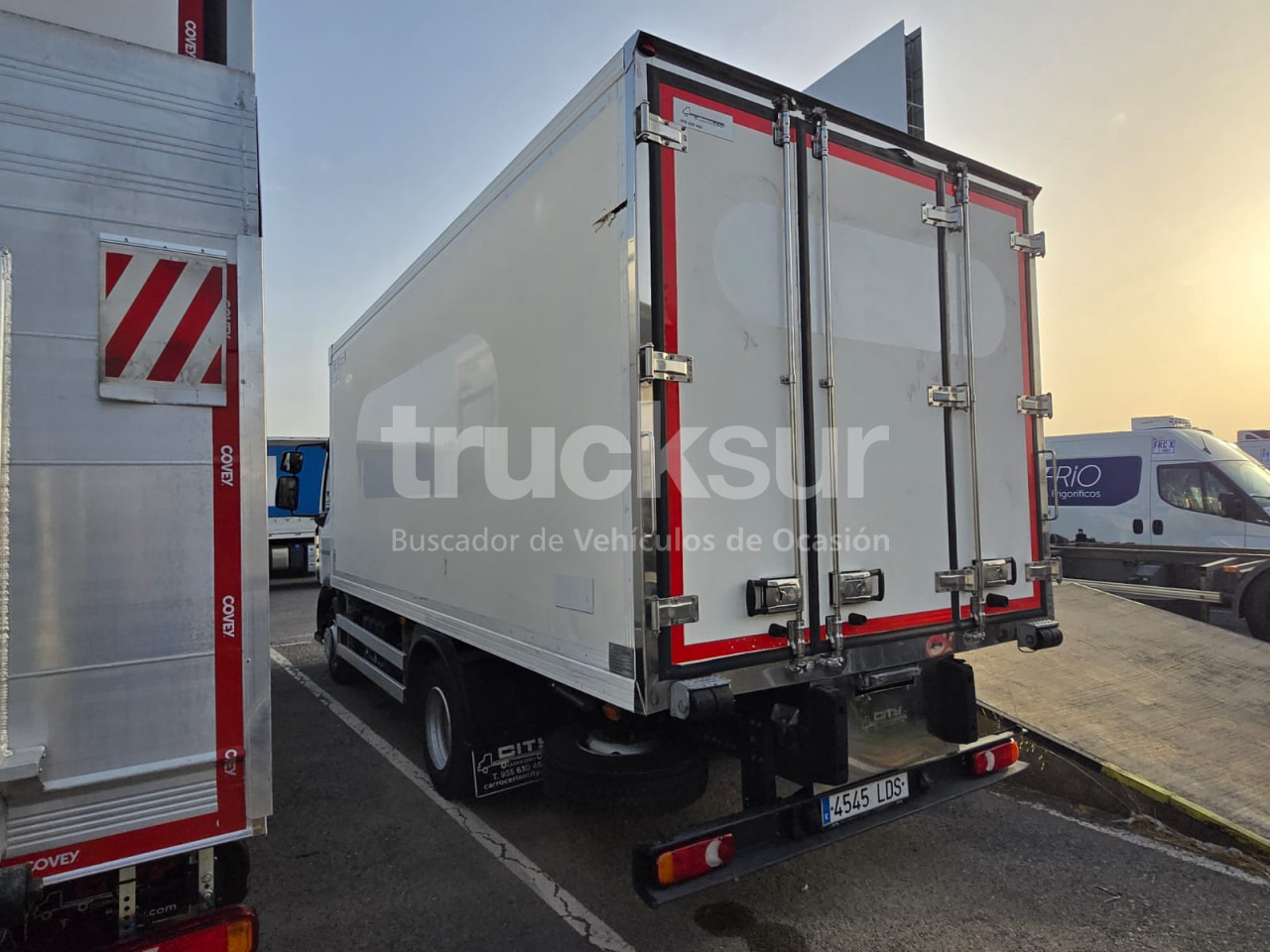 RENAULT D 12.240 FRC-X - Camion fourgon: photos 4 RENAULT D 12.240 FRC-X - Camion fourgon: photos 4