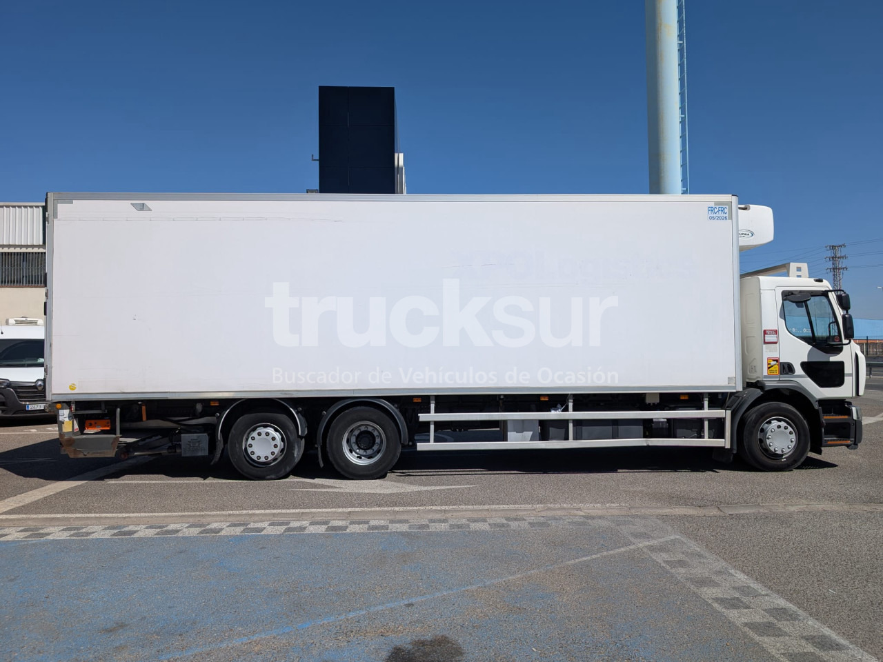 RENAULT D320.26 ejes 6x2*4 - Camion frigorifique: photos 5 RENAULT D320.26 ejes 6x2*4 - Camion frigorifique: photos 5