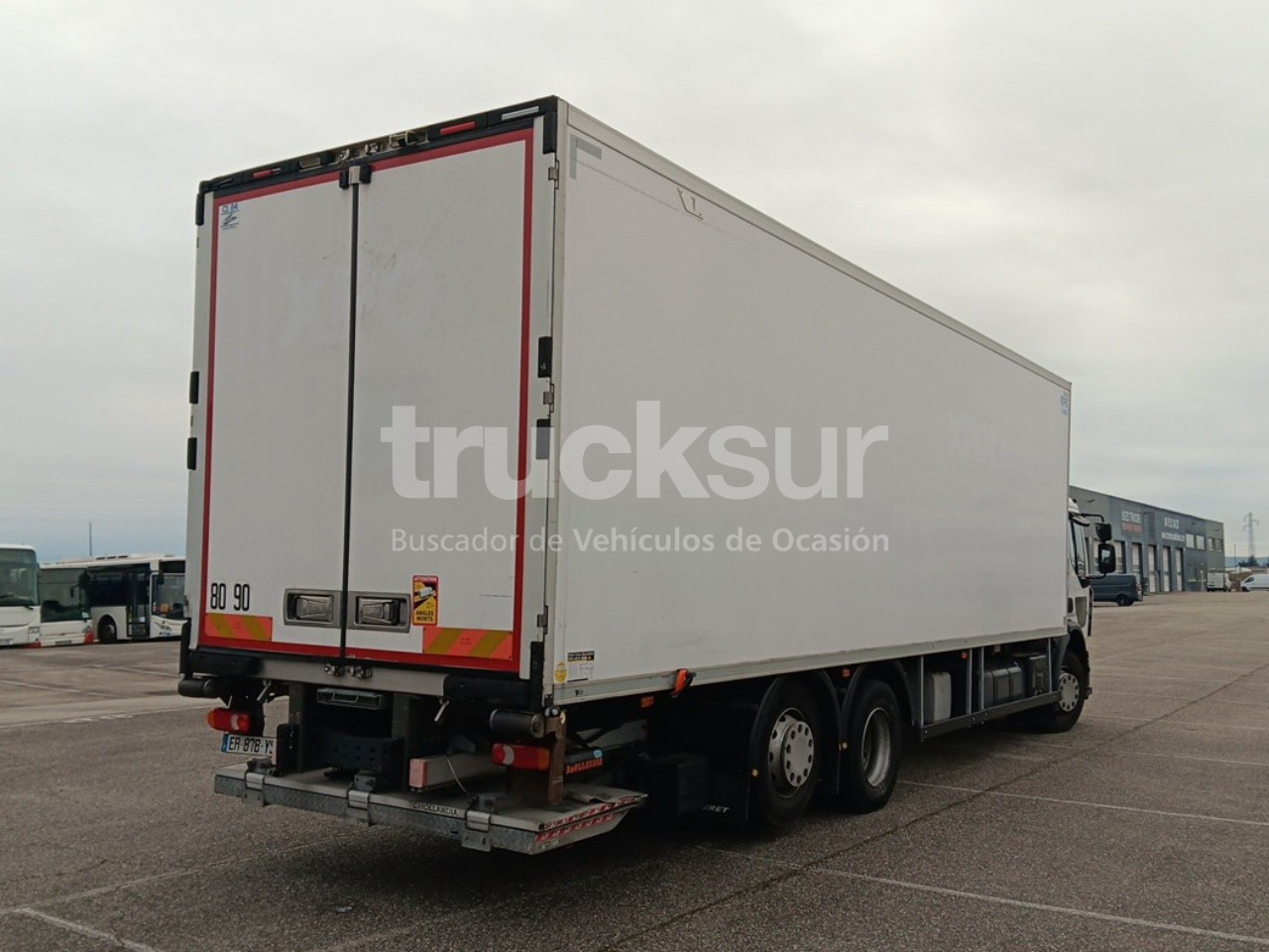 RENAULT D320 ejes 6x2*4 - Camion frigorifique: photos 5 RENAULT D320 ejes 6x2*4 - Camion frigorifique: photos 5