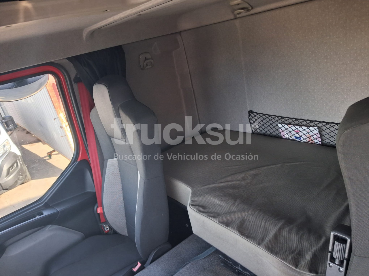 RENAULT D18 WIDE PORTACOCHES - Tracteur routier: photos 5 RENAULT D18 WIDE PORTACOCHES - Tracteur routier: photos 5