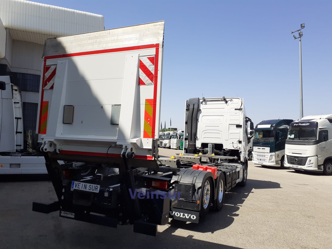 VOLVO FH4 I-SAVE - Camion: photos 3 VOLVO FH4 I-SAVE - Camion: photos 3