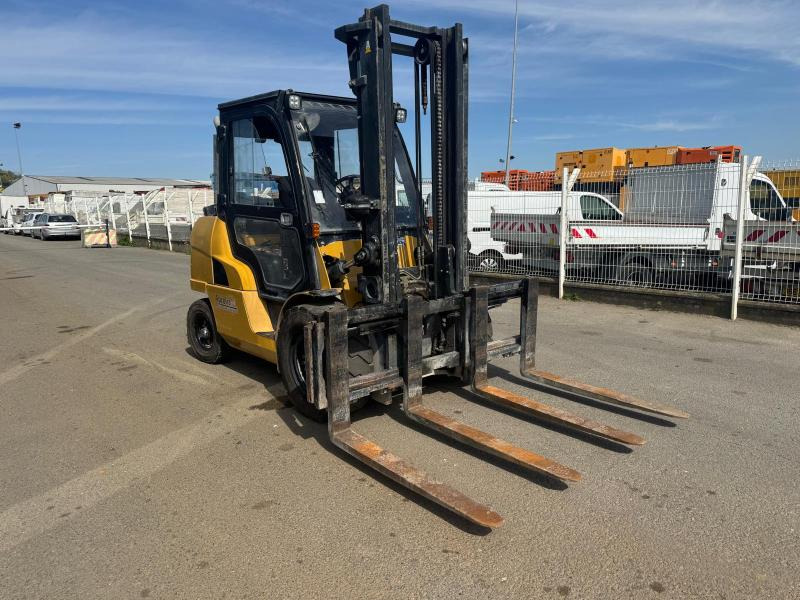 Caterpillar DP45NT - Chariot élévateur diesel: photos 1 Caterpillar DP45NT - Chariot élévateur diesel: photos 1