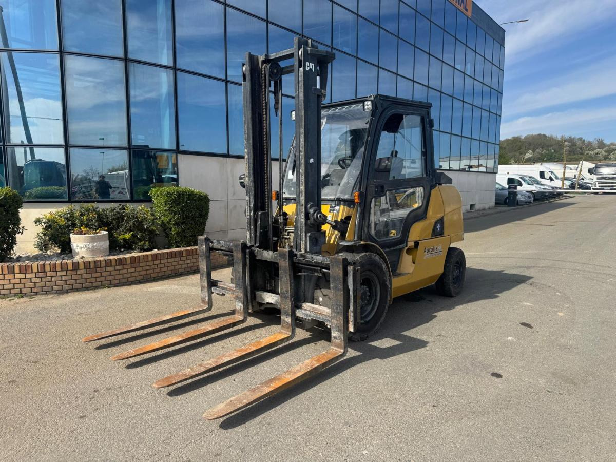 Caterpillar DP45NT - Chariot élévateur diesel: photos 2 Caterpillar DP45NT - Chariot élévateur diesel: photos 2