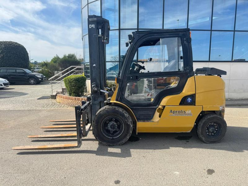 Caterpillar DP45NT - Chariot élévateur diesel: photos 4 Caterpillar DP45NT - Chariot élévateur diesel: photos 4