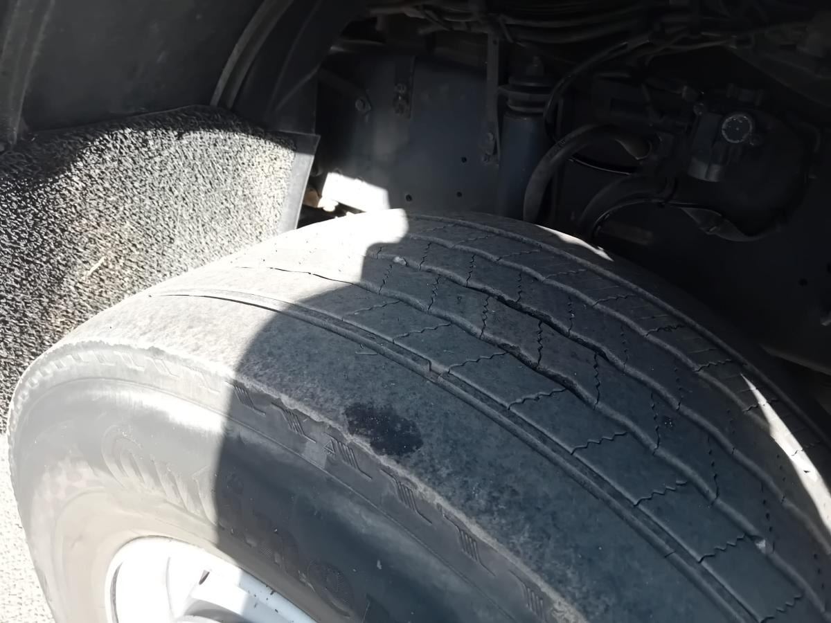 DAF XF105 460 - Camion plateau: photos 4 DAF XF105 460 - Camion plateau: photos 4