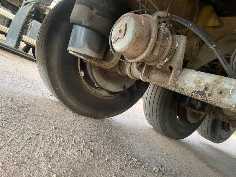 Fruehauf - Semi-remorque rideaux coulissants: photos 5 Fruehauf - Semi-remorque rideaux coulissants: photos 5