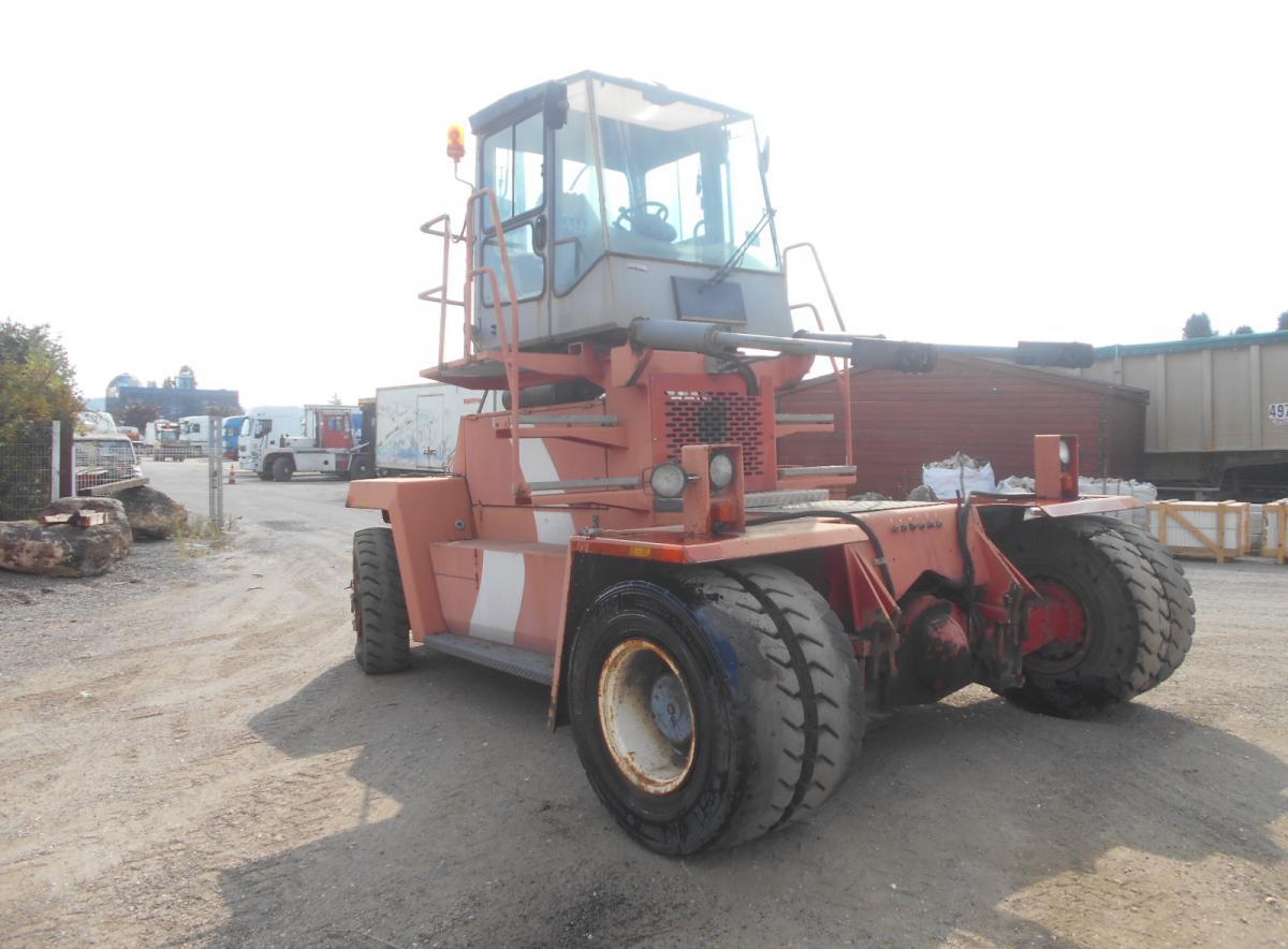 Kalmar DCD70 - Chariot porte-conteneur: photos 1 Kalmar DCD70 - Chariot porte-conteneur: photos 1