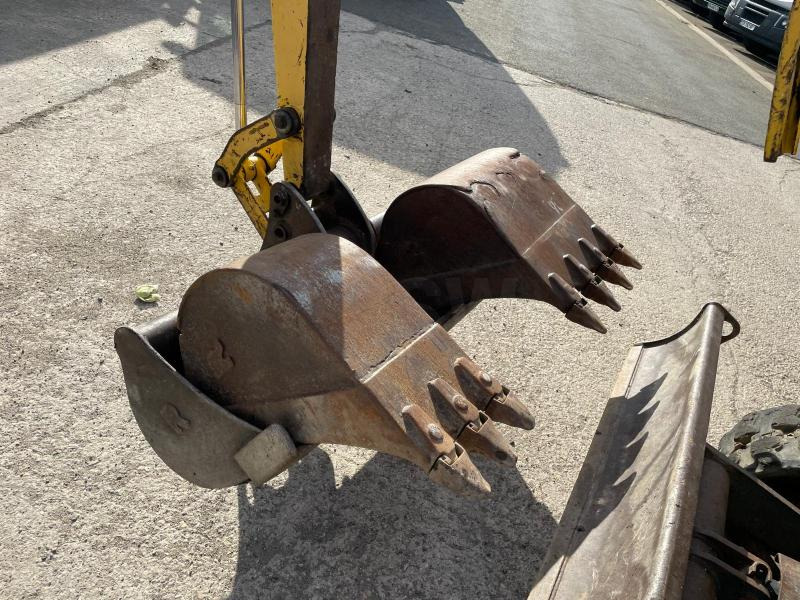 Komatsu PC20R-8 - Mini pelle: photos 3 Komatsu PC20R-8 - Mini pelle: photos 3