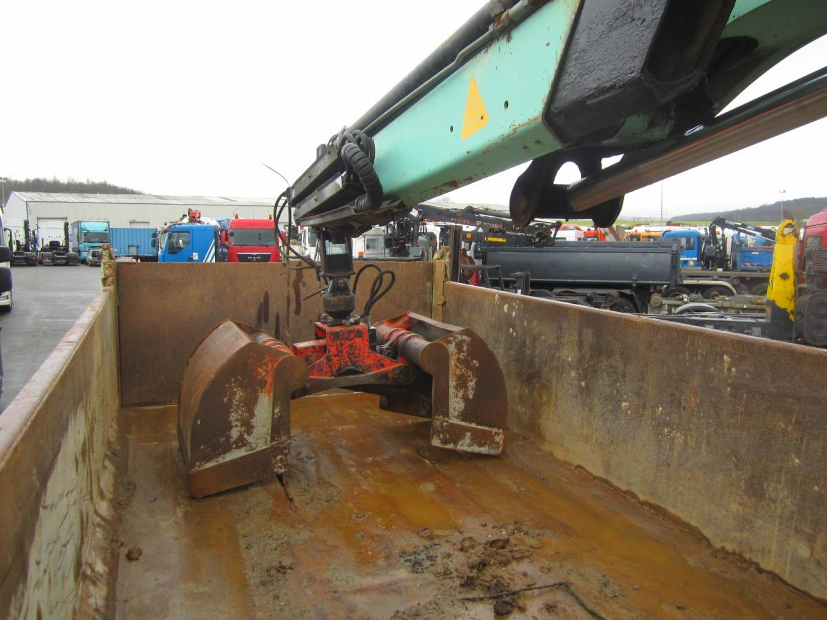 Photo d'intérieur 1: Camion benne MAN 27.414