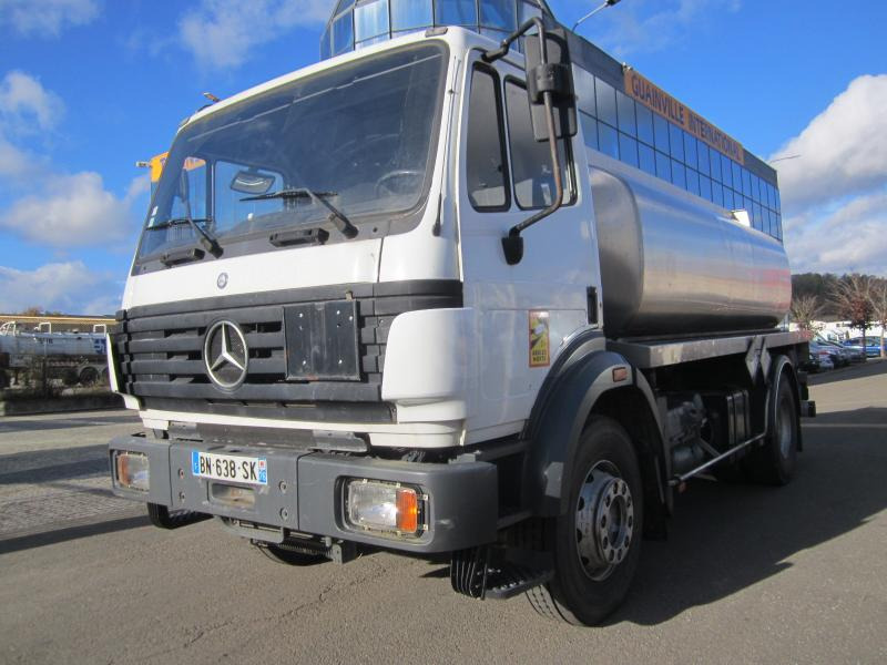Mercedes SK 2024 - Camion citerne: photos 1 Mercedes SK 2024 - Camion citerne: photos 1