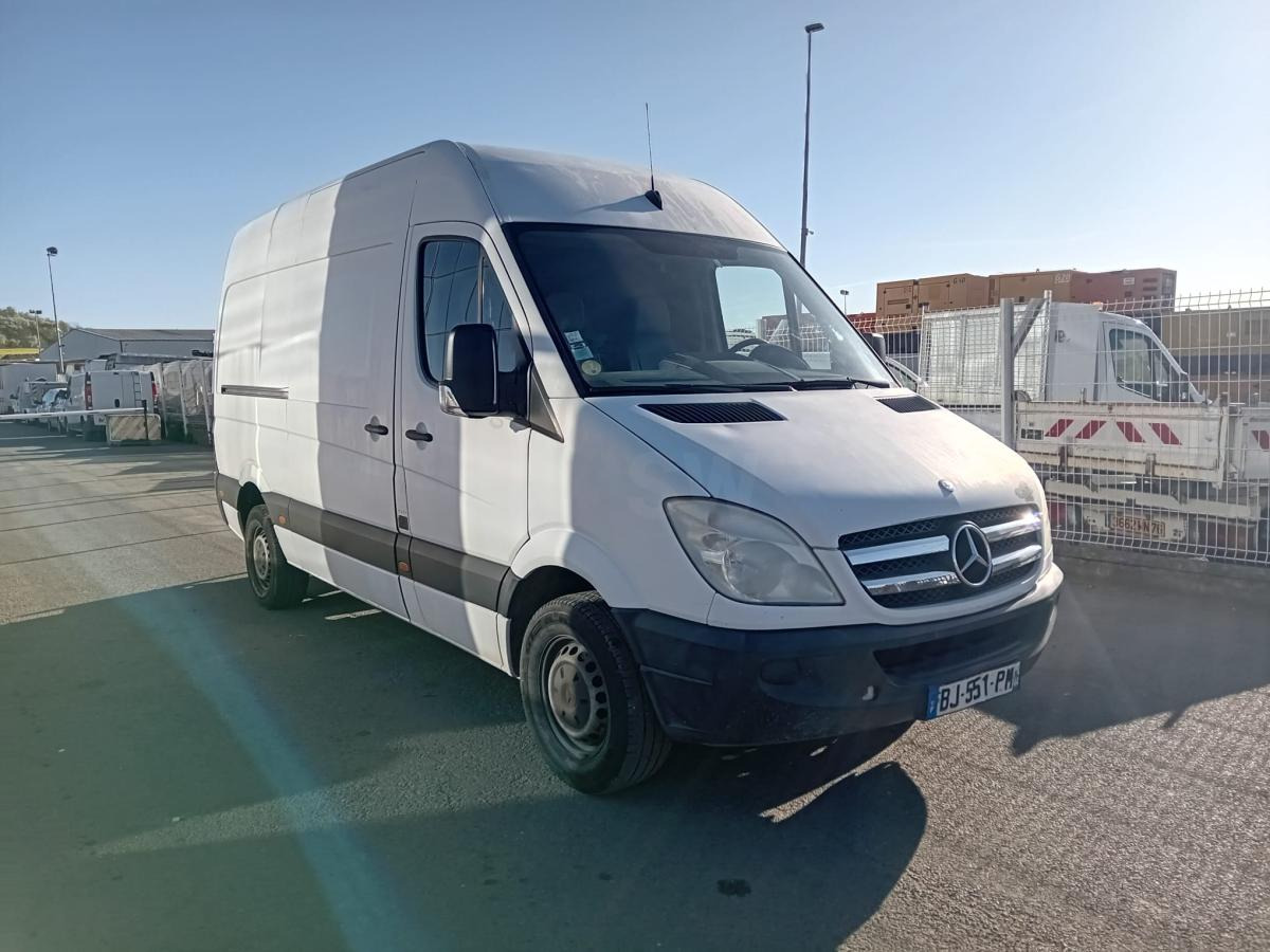 Mercedes Sprinter 218 CDI - Fourgon utilitaire: photos 1 Mercedes Sprinter 218 CDI - Fourgon utilitaire: photos 1
