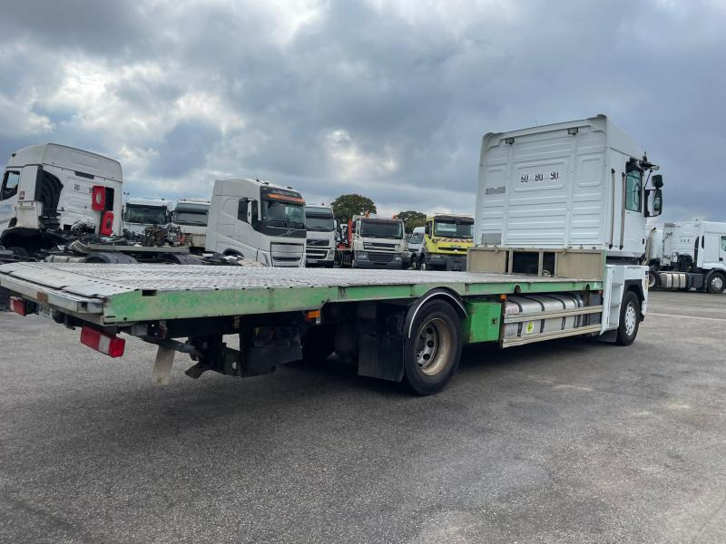 Renault Magnum 440 DXI - Camion plateau: photos 3 Renault Magnum 440 DXI - Camion plateau: photos 3