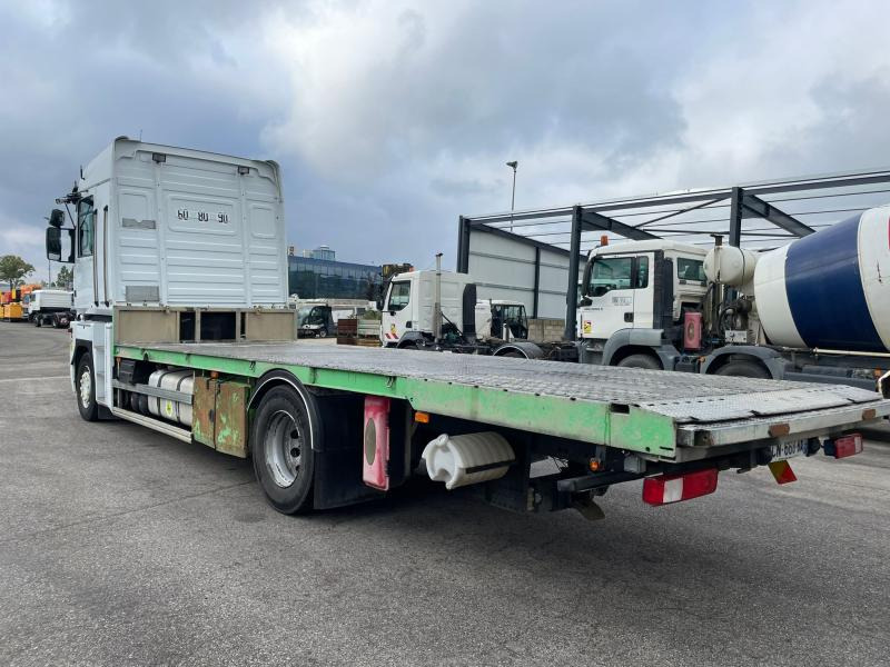 Renault Magnum 440 DXI - Camion plateau: photos 5 Renault Magnum 440 DXI - Camion plateau: photos 5