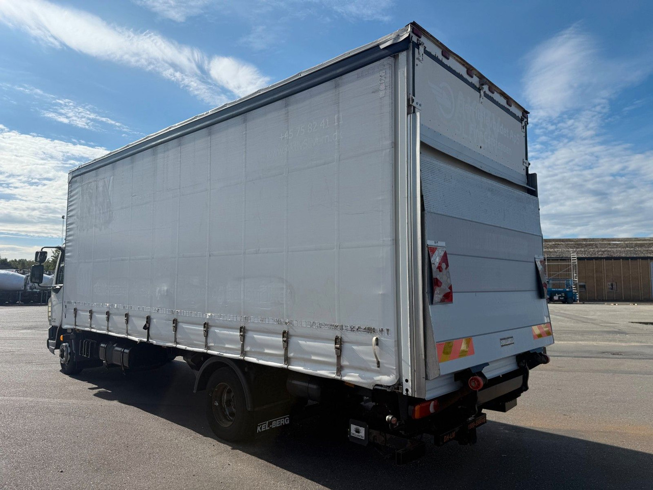 DAF LF 45 /220 4x2 Curtainsider and Taillift Euro 6 - Camion à rideaux coulissants: photos 4 DAF LF 45 /220 4x2 Curtainsider and Taillift Euro 6 - Camion à rideaux coulissants: photos 4