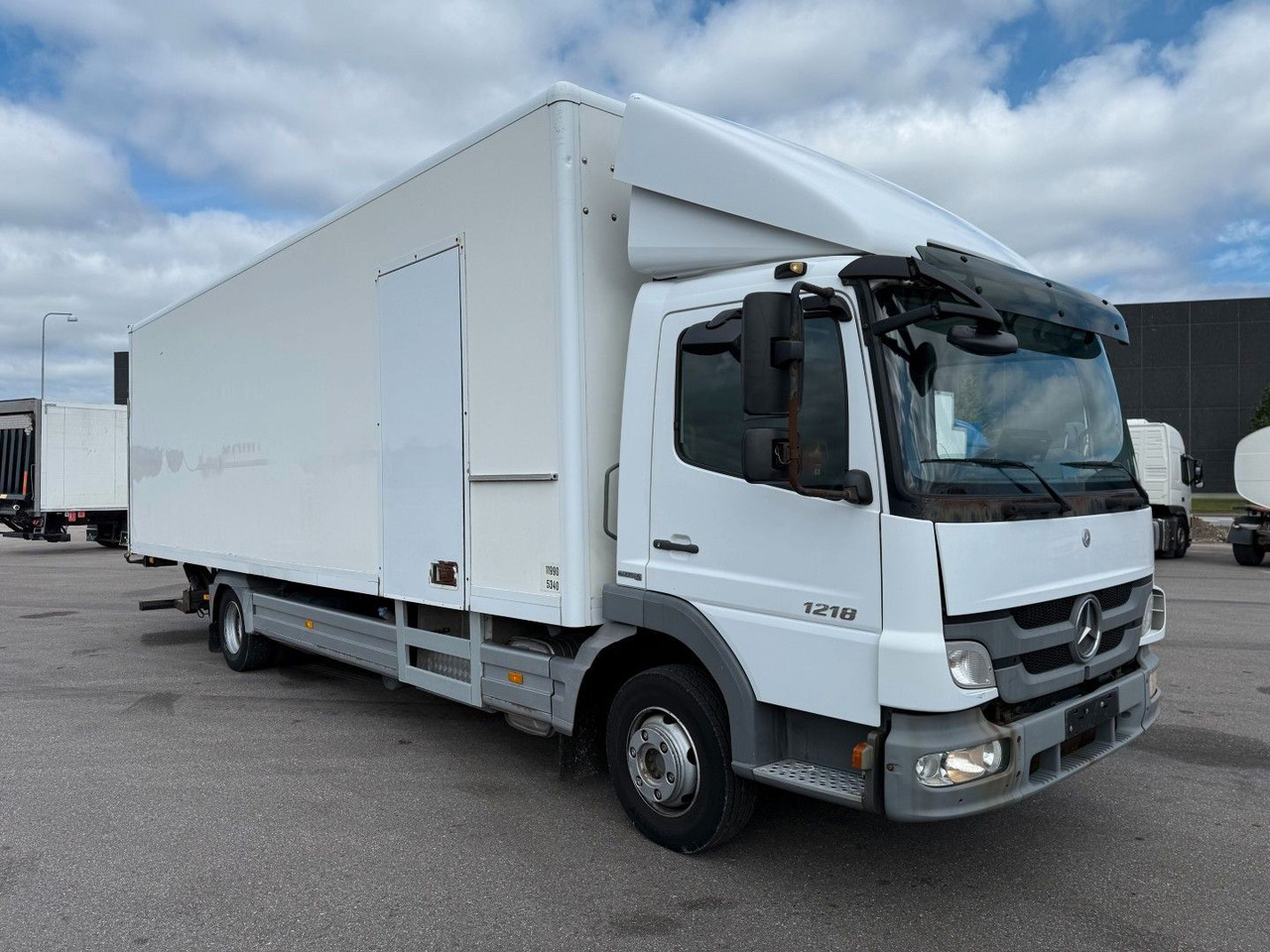 Mercedes-Benz Atego 1218 4x2 Euro 5 8,0 m. koffer - Camion fourgon: photos 2 Mercedes-Benz Atego 1218 4x2 Euro 5 8,0 m. koffer - Camion fourgon: photos 2