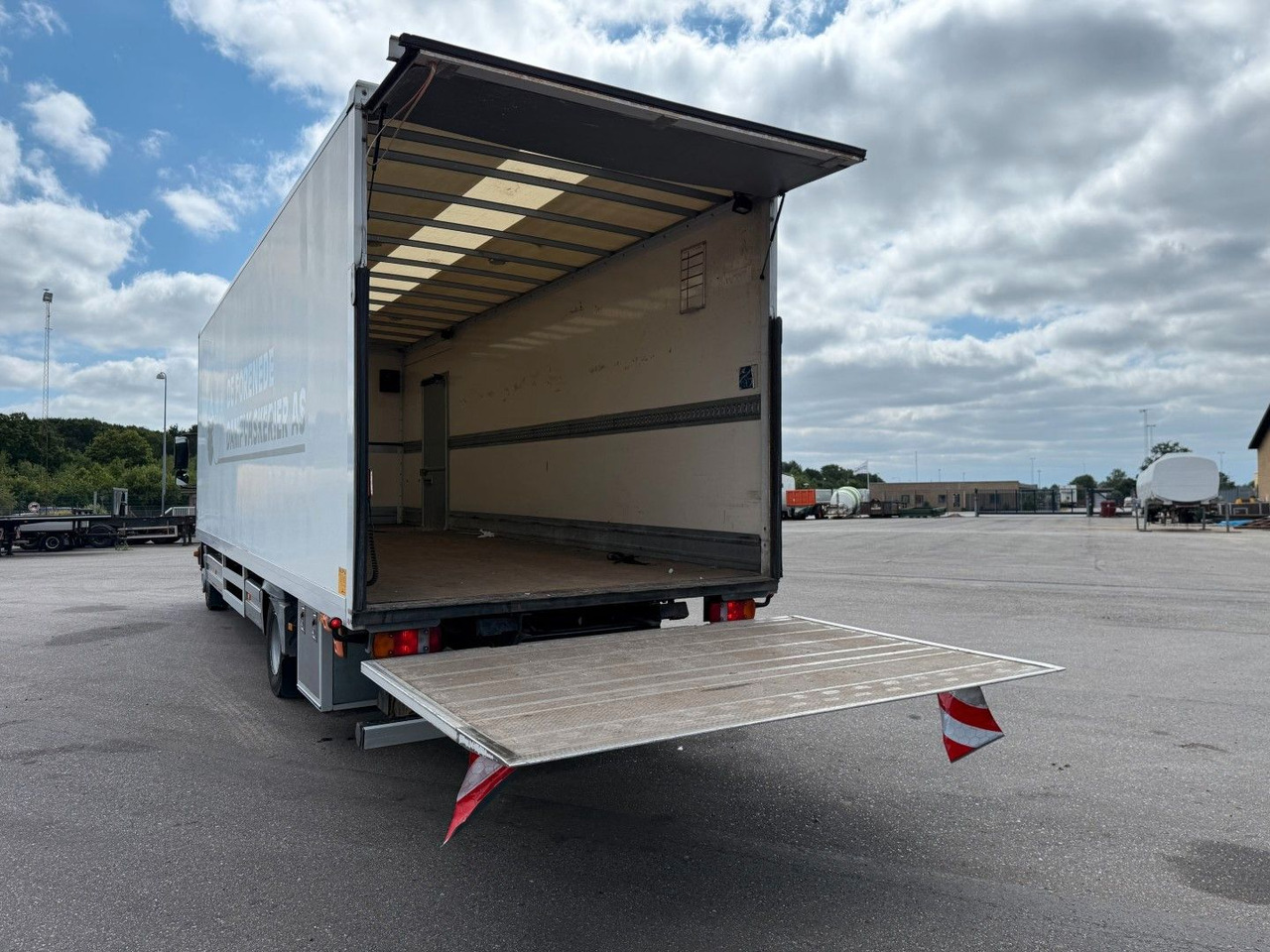 Mercedes-Benz Atego 1218 4x2 Euro 5 8,0 m. koffer - Camion fourgon: photos 5 Mercedes-Benz Atego 1218 4x2 Euro 5 8,0 m. koffer - Camion fourgon: photos 5