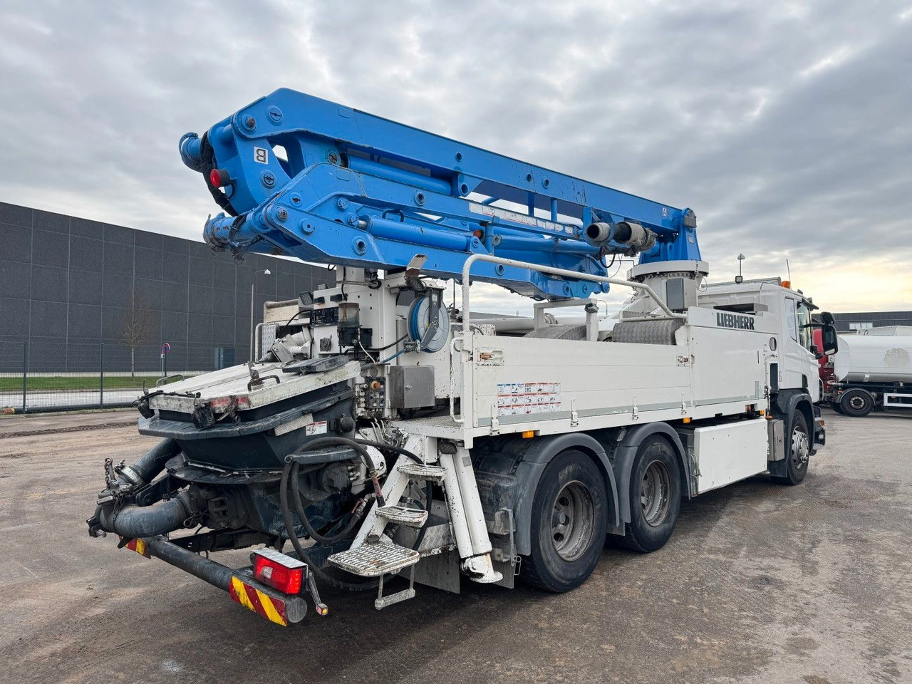 Scania P370 6x4 Liebherr THP140H 24 M4 XH Betonpumpe - Camion pompe: photos 3 Scania P370 6x4 Liebherr THP140H 24 M4 XH Betonpumpe - Camion pompe: photos 3