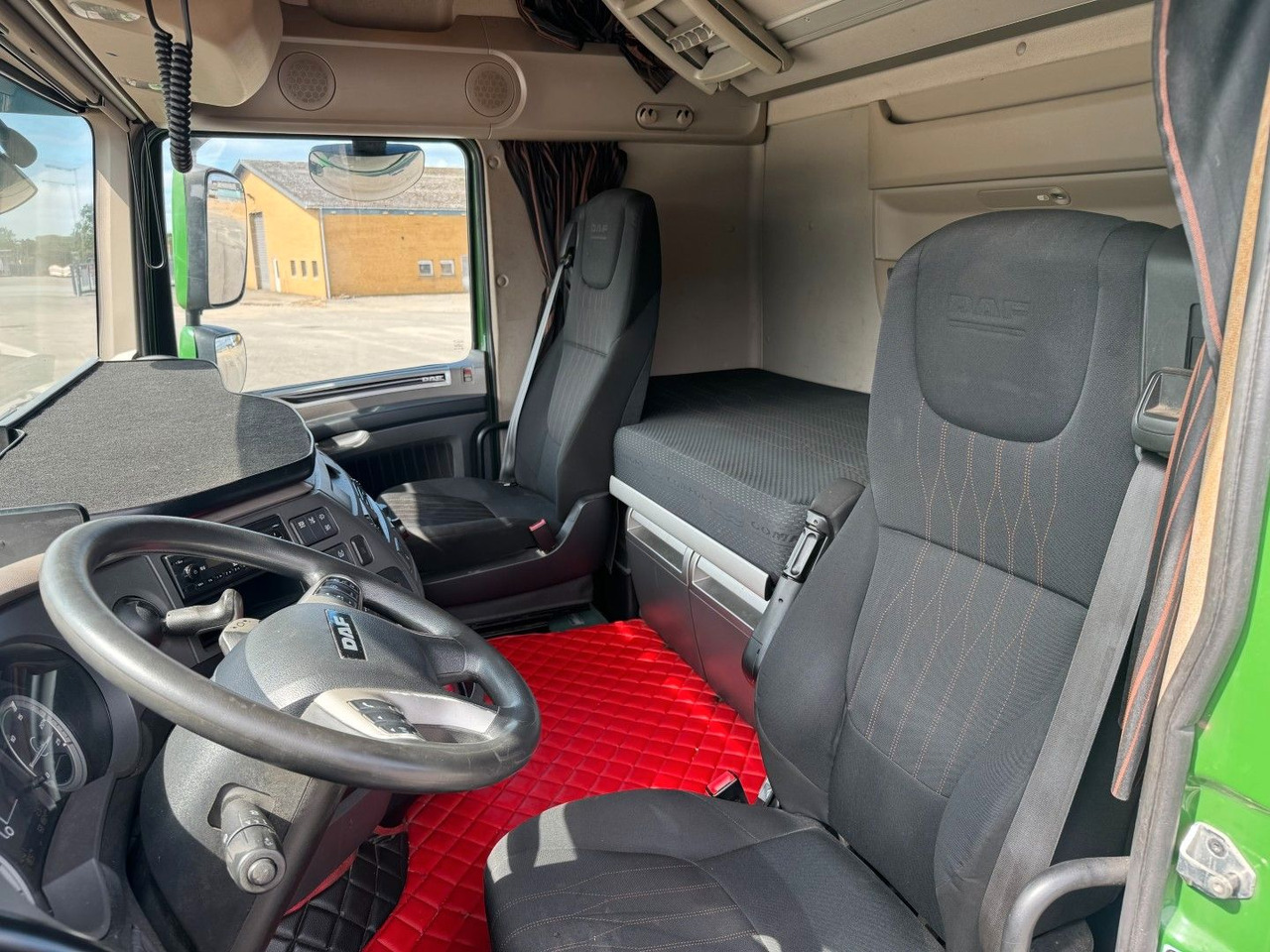 DAF XF 450 4x2 SSC Euro 6 - Tracteur routier: photos 5 DAF XF 450 4x2 SSC Euro 6 - Tracteur routier: photos 5