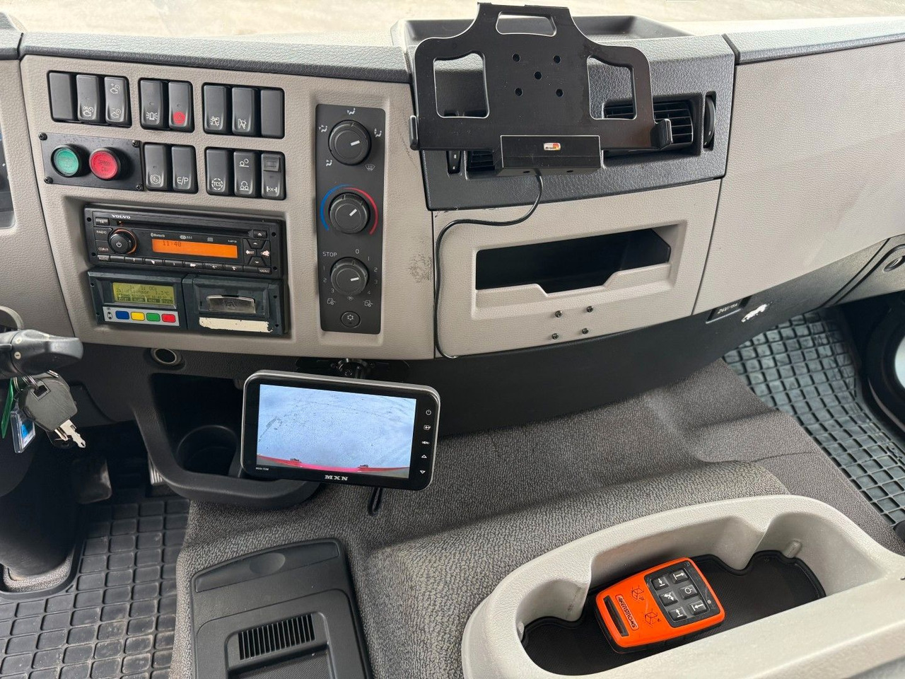 Camion frigorifique Volvo FE320 6x2*4 Frigoblock FK25SL 9.9 m Frigobox: photos 7 Camion frigorifique Volvo FE320 6x2*4 Frigoblock FK25SL 9.9 m Frigobox: photos 7