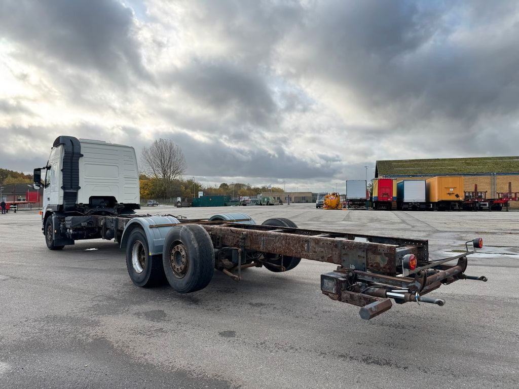 Volvo FM340 6x2 Globetrotter Chassis / Fahrgestell - Châssis cabine: photos 4 Volvo FM340 6x2 Globetrotter Chassis / Fahrgestell - Châssis cabine: photos 4