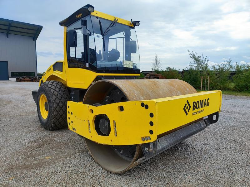 Bomag BW 213 D-5 - Compacteur à pieds de mouton/ Monocylindre: photos 3 Bomag BW 213 D-5 - Compacteur à pieds de mouton/ Monocylindre: photos 3