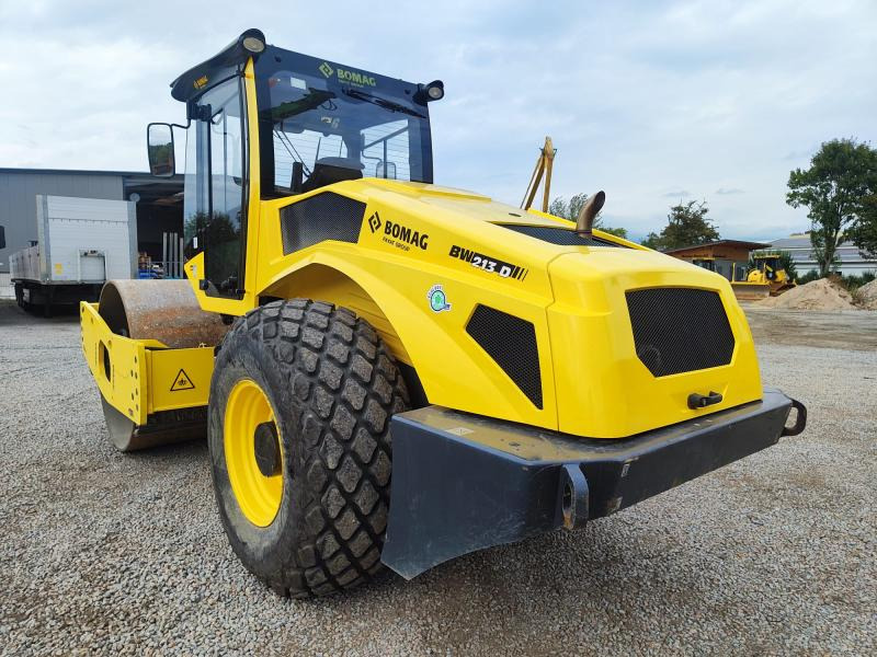 Bomag BW 213 D-5 - Compacteur à pieds de mouton/ Monocylindre: photos 1 Bomag BW 213 D-5 - Compacteur à pieds de mouton/ Monocylindre: photos 1