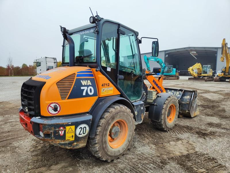 Komatsu WA70-7 - Chargeuse sur pneus: photos 3 Komatsu WA70-7 - Chargeuse sur pneus: photos 3