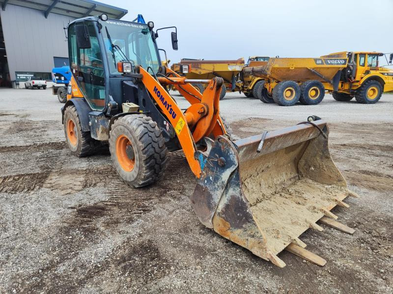 Komatsu WA70-7 - Chargeuse sur pneus: photos 2 Komatsu WA70-7 - Chargeuse sur pneus: photos 2