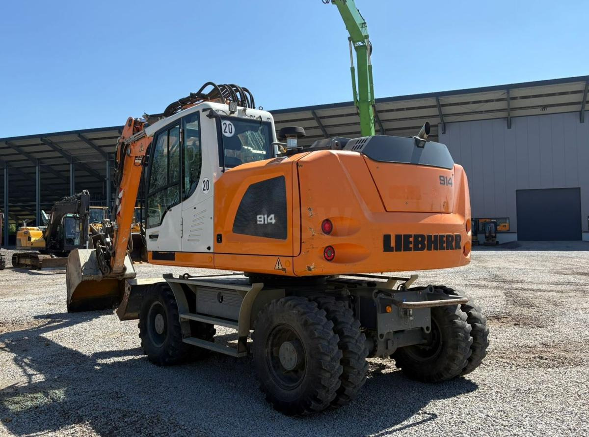 Liebherr A914 - Pelle sur pneus: photos 1 Liebherr A914 - Pelle sur pneus: photos 1
