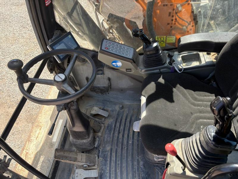 Liebherr A914 - Pelle sur pneus: photos 5 Liebherr A914 - Pelle sur pneus: photos 5