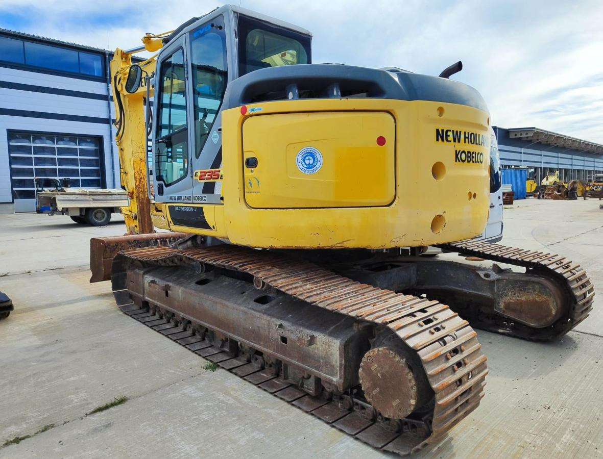 New Holland E235B SR-2 - Pelle sur chenille: photos 1 New Holland E235B SR-2 - Pelle sur chenille: photos 1