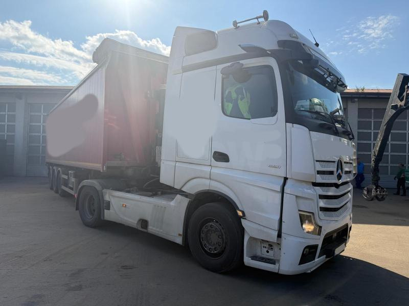 Mercedes Actros 1851 - Tracteur routier: photos 1 Mercedes Actros 1851 - Tracteur routier: photos 1