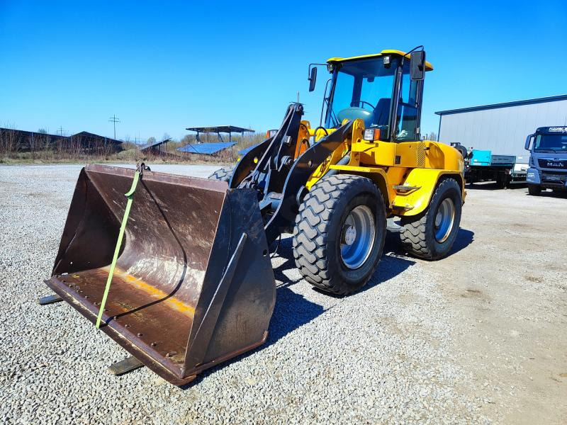 Volvo L 45 - Chargeuse sur pneus: photos 2 Volvo L 45 - Chargeuse sur pneus: photos 2