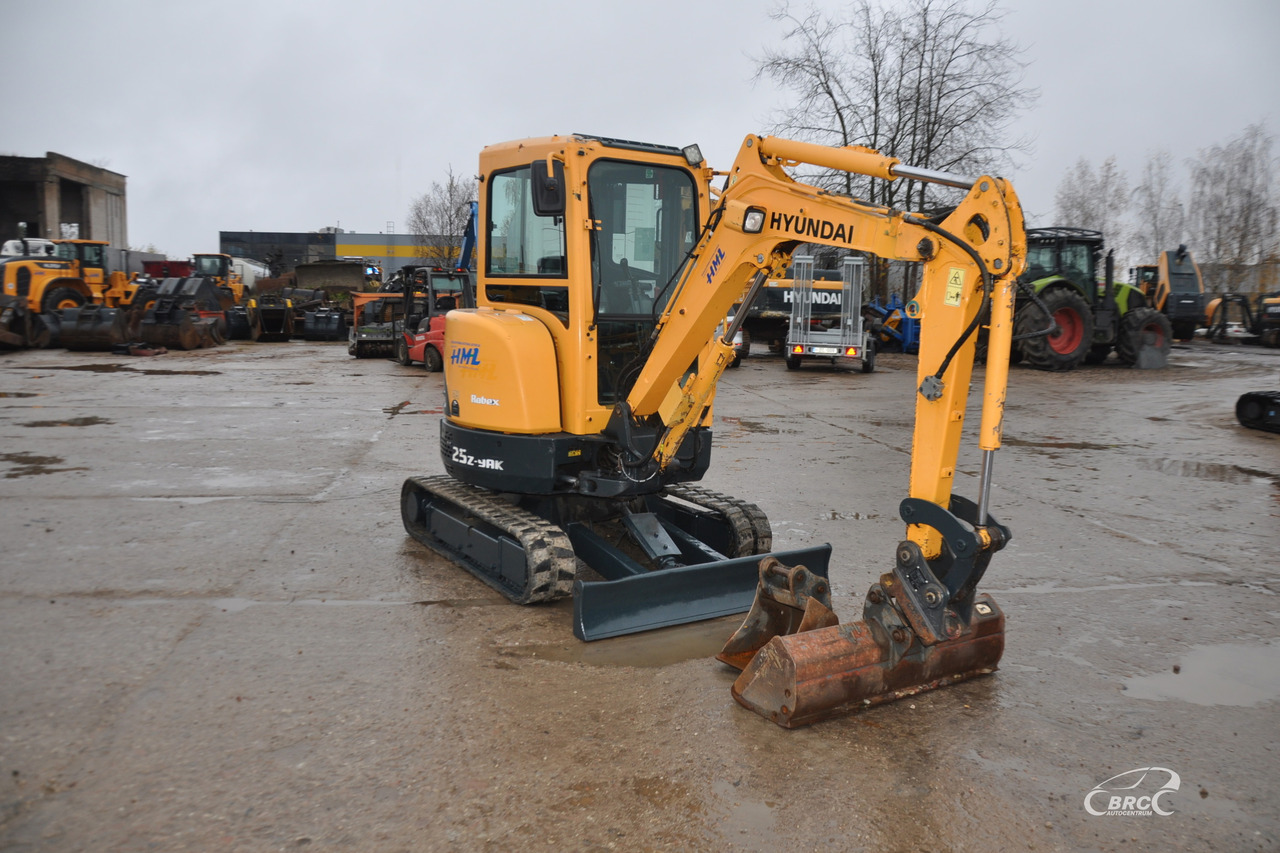 Hyundai R25Z-9AK - Mini pelle: photos 2 Hyundai R25Z-9AK - Mini pelle: photos 2