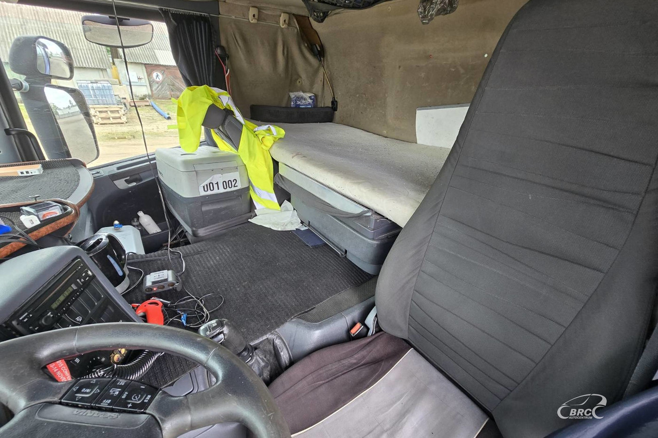 Camion porte-voitures Scania P 380: photos 9