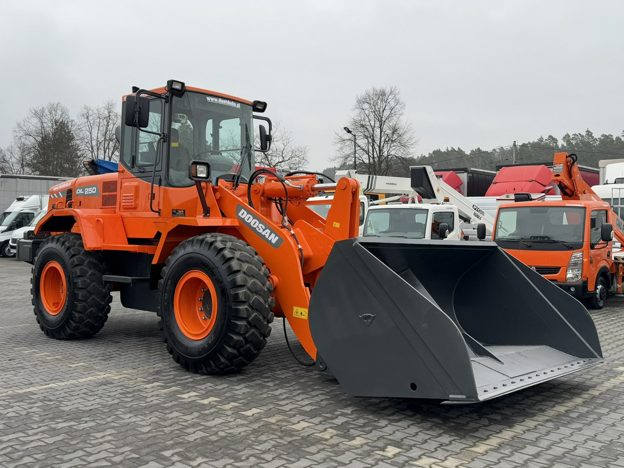 Doosan DL250 14,5Ton Łyżka Wysokiego Wysypu !!! - Chargeuse sur pneus: photos 3 Doosan DL250 14,5Ton Łyżka Wysokiego Wysypu !!! - Chargeuse sur pneus: photos 3