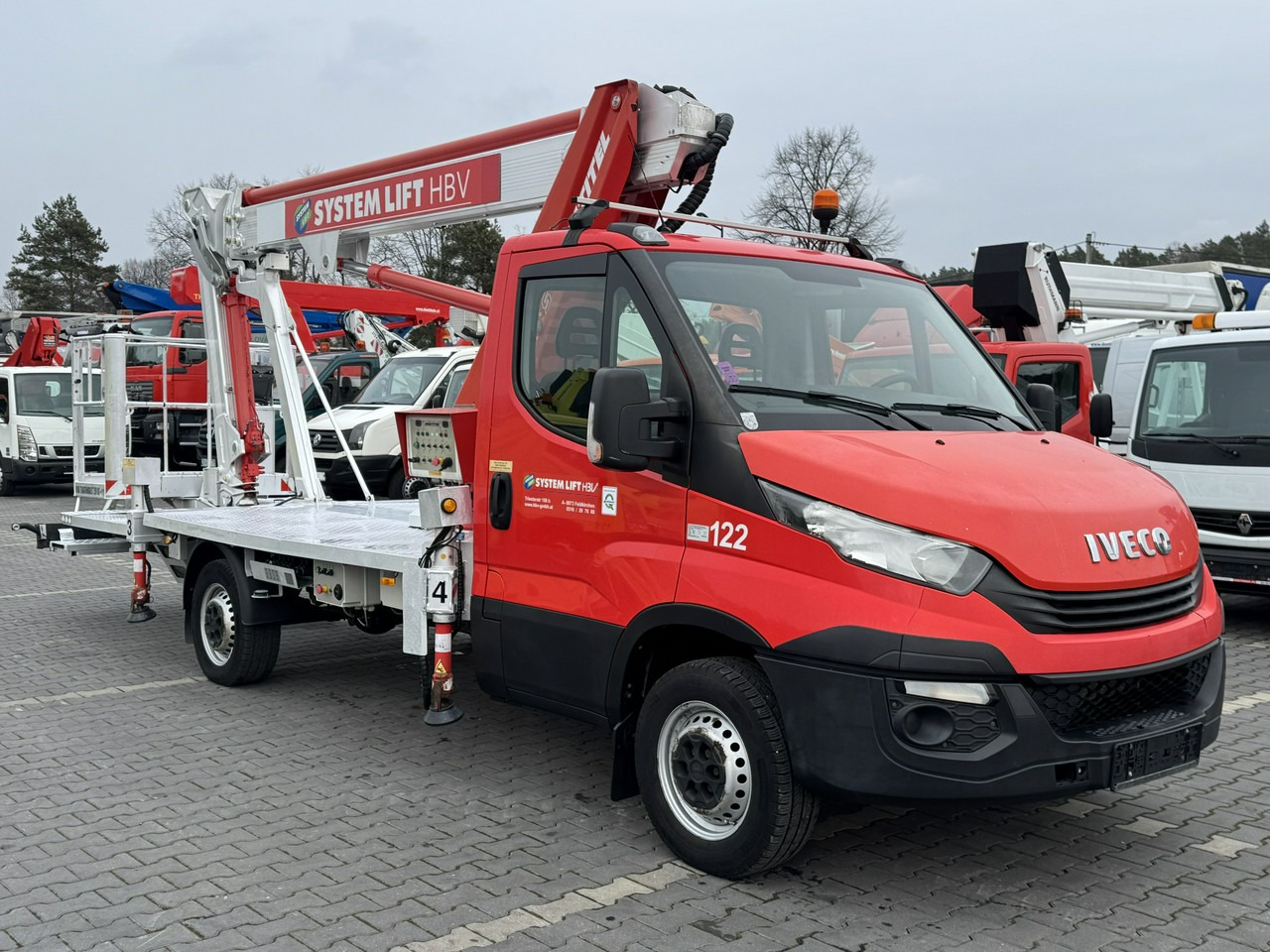 Iveco Daily 35S12 - Camion avec nacelle: photos 1 Iveco Daily 35S12 - Camion avec nacelle: photos 1