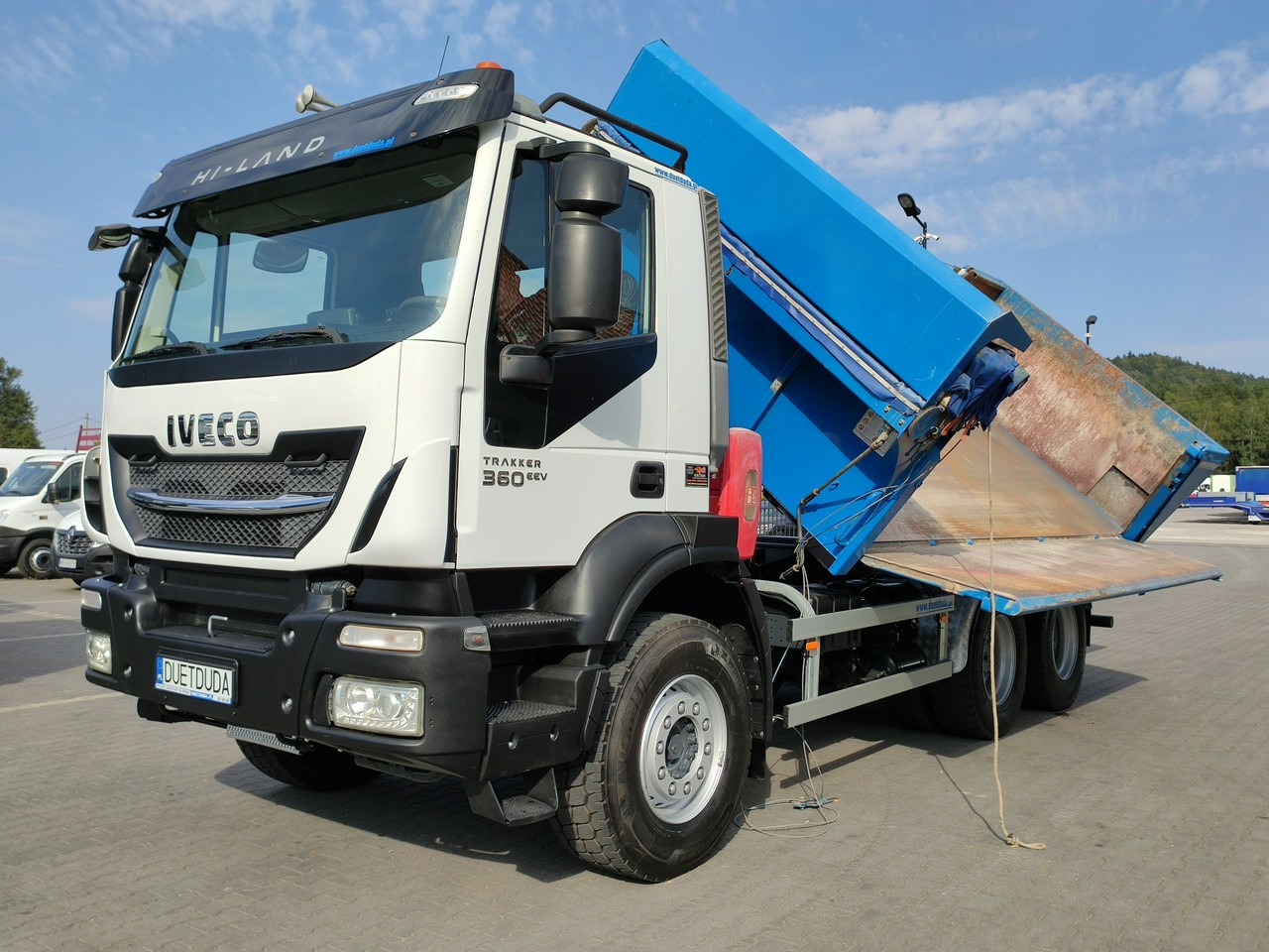 Iveco Trakker 360 EEV Manual 6x4 Wywrot 3-stronny Hydroburta Bok i Tył - Camion benne: photos 1 Iveco Trakker 360 EEV Manual 6x4 Wywrot 3-stronny Hydroburta Bok i Tył - Camion benne: photos 1