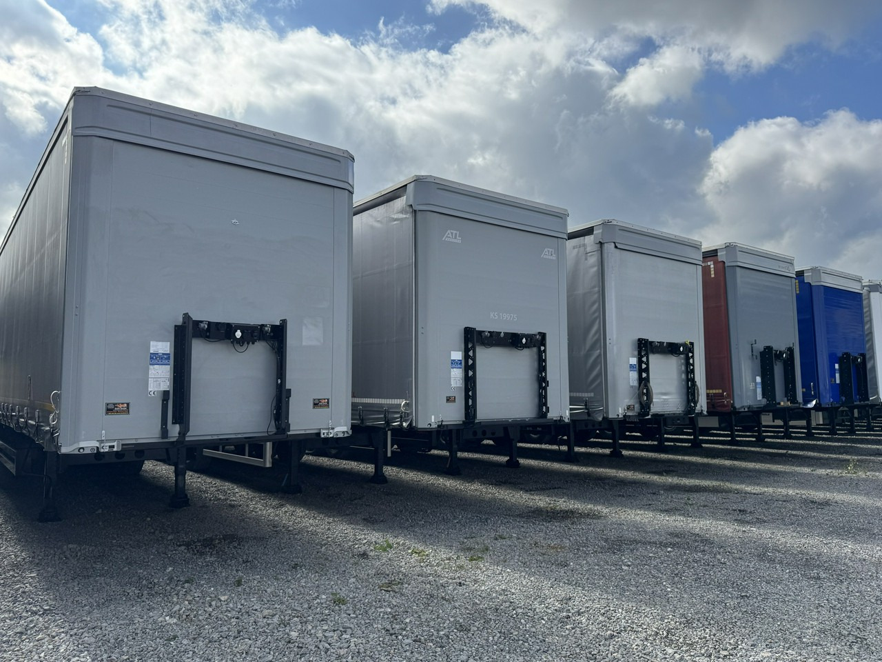 Kogel S 24 Standard - Semi-remorque rideaux coulissants: photos 2 Kogel S 24 Standard - Semi-remorque rideaux coulissants: photos 2