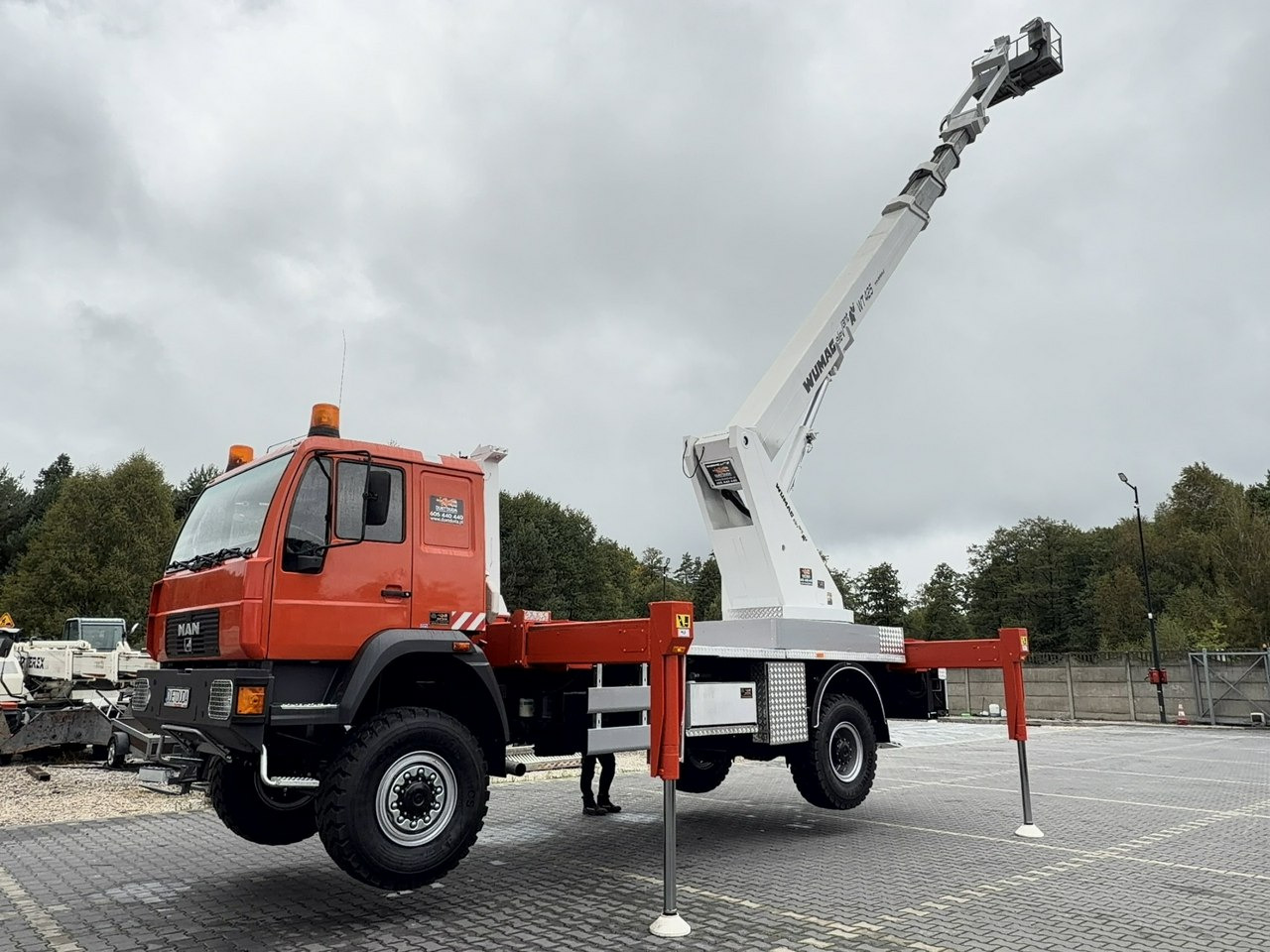 MAN 18.284 4x4 Zwyżka WUMAG WT 425 Podnośnik Koszowy - Camion avec nacelle: photos 4 MAN 18.284 4x4 Zwyżka WUMAG WT 425 Podnośnik Koszowy - Camion avec nacelle: photos 4