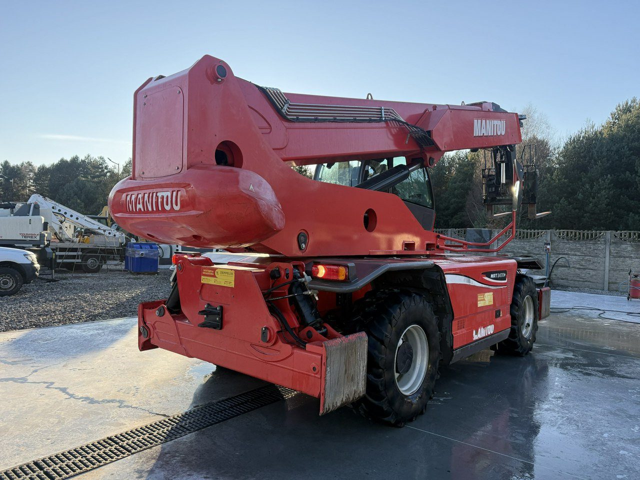 Manitou MRT 2470 + PRIVILEGE ST4 S1 ROTO Ładowarka Teleskopowa - Chariot télescopique: photos 4 Manitou MRT 2470 + PRIVILEGE ST4 S1 ROTO Ładowarka Teleskopowa - Chariot télescopique: photos 4