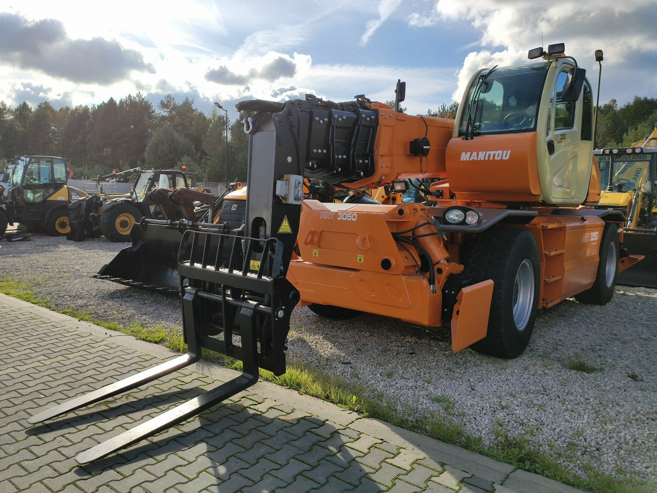 Chariot télescopique Manitou Wózek Jezdniowy Podnośnikowy Obrotowy: photos 18