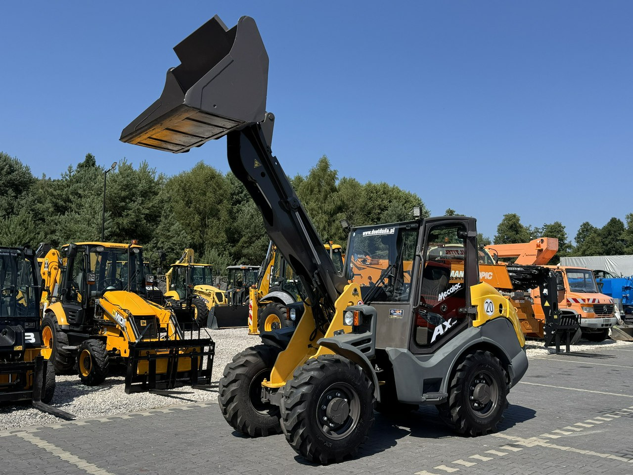 Mecalac AX 700 Szybko-Złącze Łyżka Super Stan - Chargeuse sur pneus: photos 4 Mecalac AX 700 Szybko-Złącze Łyżka Super Stan - Chargeuse sur pneus: photos 4