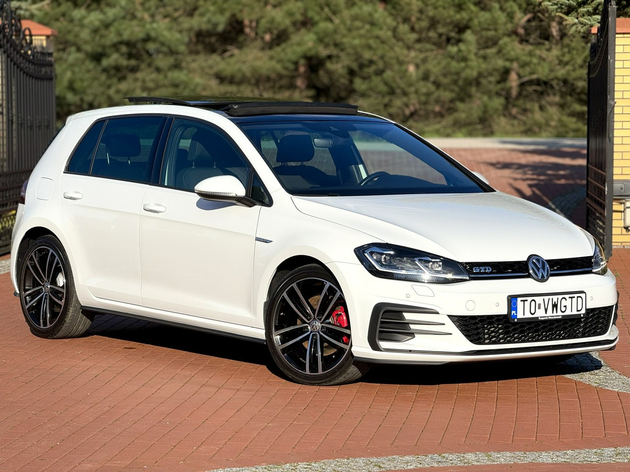 Volkswagen Golf - Voiture: photos 1 Volkswagen Golf - Voiture: photos 1