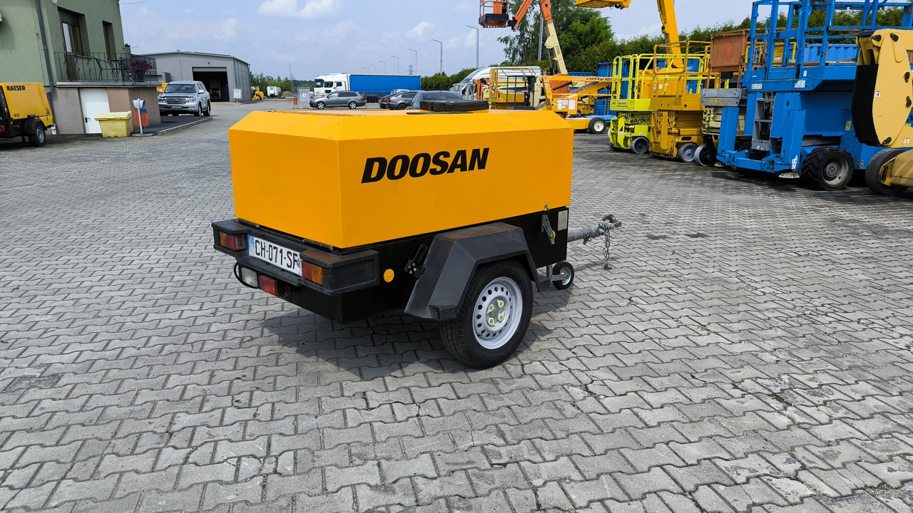 DOOSAN 731E - Compresseur d'air: photos 1 DOOSAN 731E - Compresseur d'air: photos 1