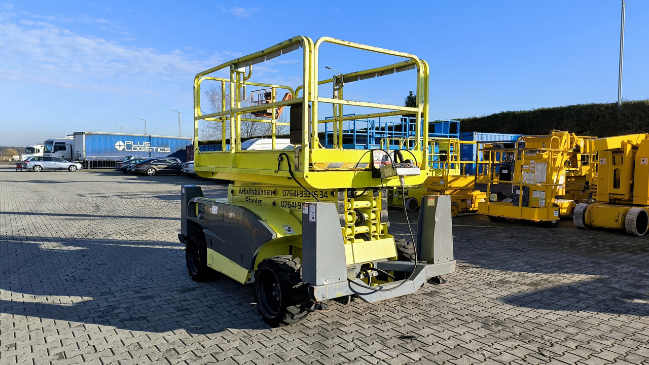 HAULOTTE Compact 12 DX - Nacelle ciseaux: photos 1 HAULOTTE Compact 12 DX - Nacelle ciseaux: photos 1