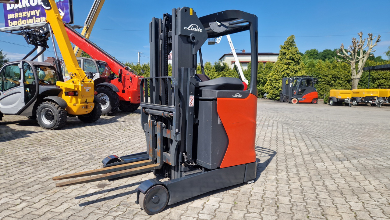 LINDE R 14 - 01 - Chariot latéral: photos 2 LINDE R 14 - 01 - Chariot latéral: photos 2